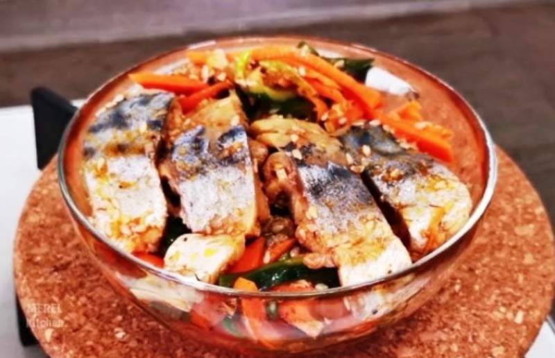 Скумбрия по-корейски», самый простой и любимый рецепт, который я знаю. Рыба получается очень вкусная
