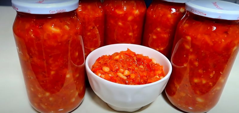 И никакого мяса не нужно. Царский салат из фасоли: сытная заготовка на зиму