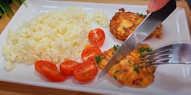 Приготовила много, а съели за 3 минуты. Мясо в сметанном маринаде с золотистой корочкой