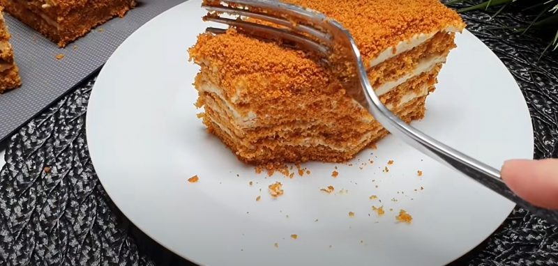 Вкусный десерт за 13 Минут! Ленивый медовик без раскатки коржей