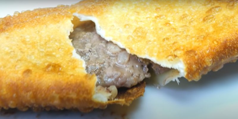 Вкусные и хрустящие. Рецепт советских чебуреков, которые никогда не лопаются