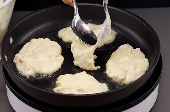 Оладьи больше не готовлю. Узнала рецепт вкуснее: 10 минут и ароматное блюдо готово