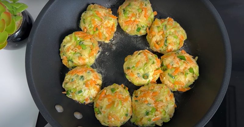 Кабачок вкуснее мяса. Так готовит мой муж: вкусные котлетки на обед или ужин