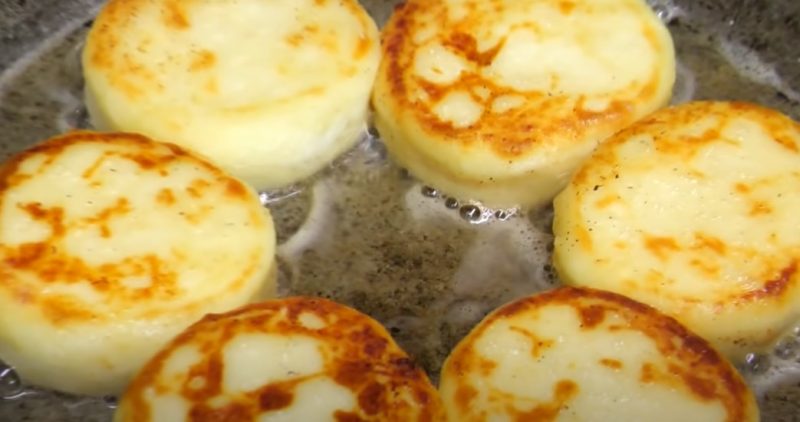 Детсадовские сырники. Не растекаются и держат форму: пошаговый рецепт и секреты приготовления