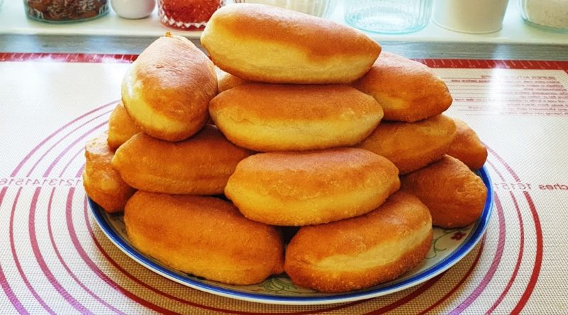 Пирожки с яблоками: румяные и красивые. Нежные и пышные пончики с яблочной начинкой