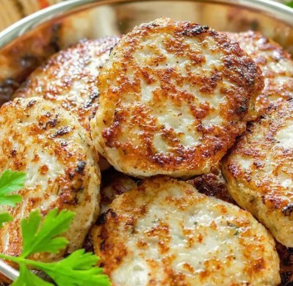 Секреты опытного повара, благодаря которым котлеты получаются вкусными и сочными