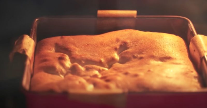 Идеальная шарлотка с яблоками: тает во рту. Простой и вкусный рецепт