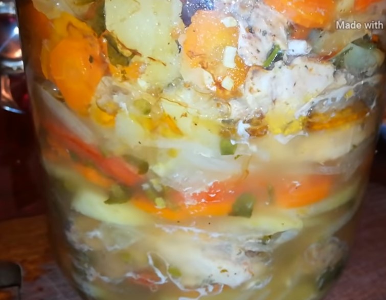 Курица в банке по-Весеннему! Очень вкусный и интересный рецепт
