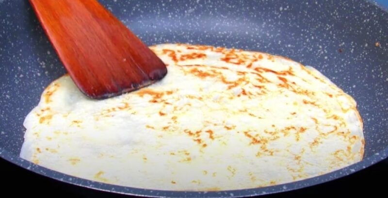 Сырные блины. Рецепт простой, а съедаются моментально