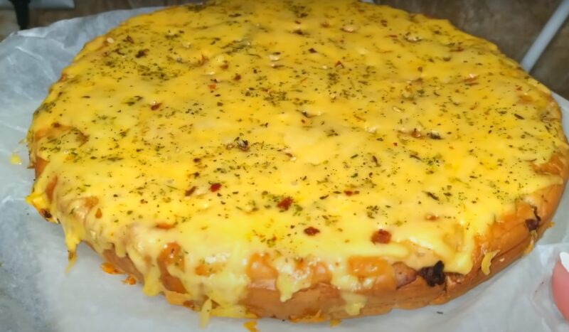 Безумно вкусный куриный пирог. Простой рецепт на сковороде