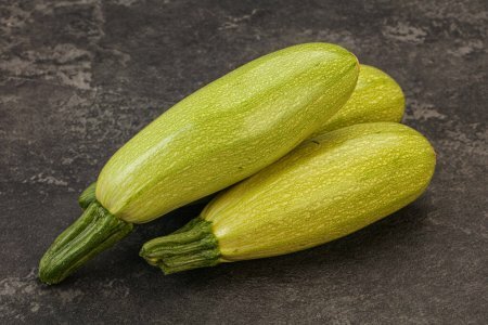 Жена моего друга угостила на завтрак вкусным и сытным блюдом из кабачков: делается быстро, всего 10 минут, а съедается на ура