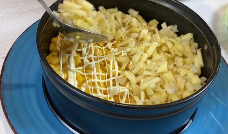 Салат "Мошенница". Всегда получается очень вкусно: ешь и не можешь остановиться