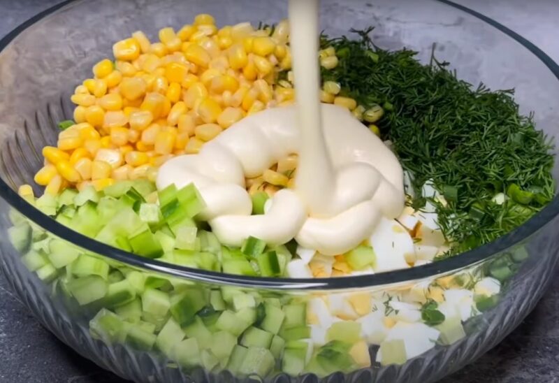 Универсальный салат, который понравится даже детям. Просто и очень вкусно