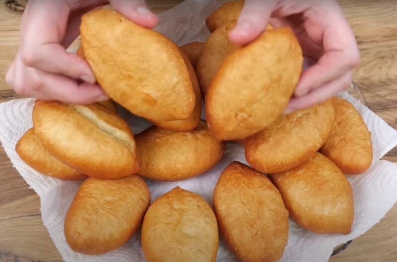 Так готовили в Советских столовых. Жареные пирожки с мясом и рисом: пошаговый рецепт