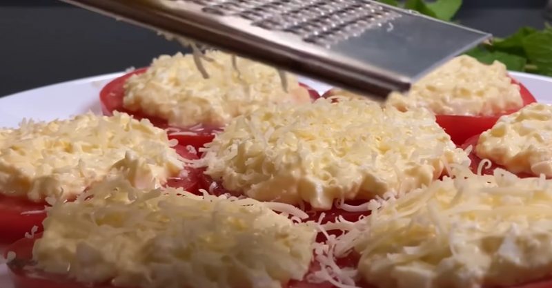 Лучшая закуска на праздничный стол. Помидоры в "Шапочке"
