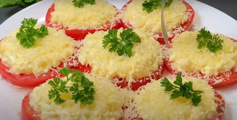 Лучшая закуска на праздничный стол. Помидоры в "Шапочке"