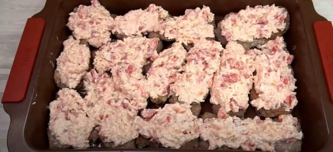 Быстрое блюдо: мясо по-российски. Намного вкуснее мяса по-французски и муж очень доволен