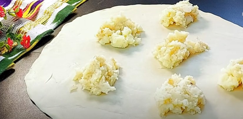 Научила всех подруг готовить вкусные чебуреки. Подружки в восторге и другим рецепт советуют