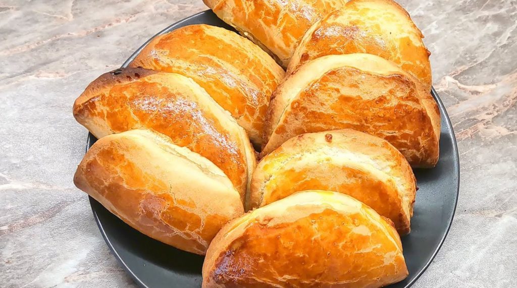 Классический рецепт сочников. Сочные и мягкие: с ароматным и нежным творогом внутри
