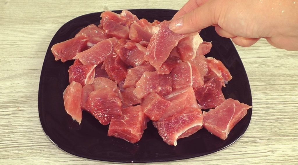 «Мясо по-кремлевски» оно получается нежнее, чем тушенка (его можно «губами» есть)
