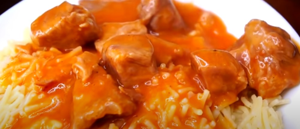 Подлива с мясом из советской столовой. Готовлю каждый день, только гарнир меняю на обед или ужин
