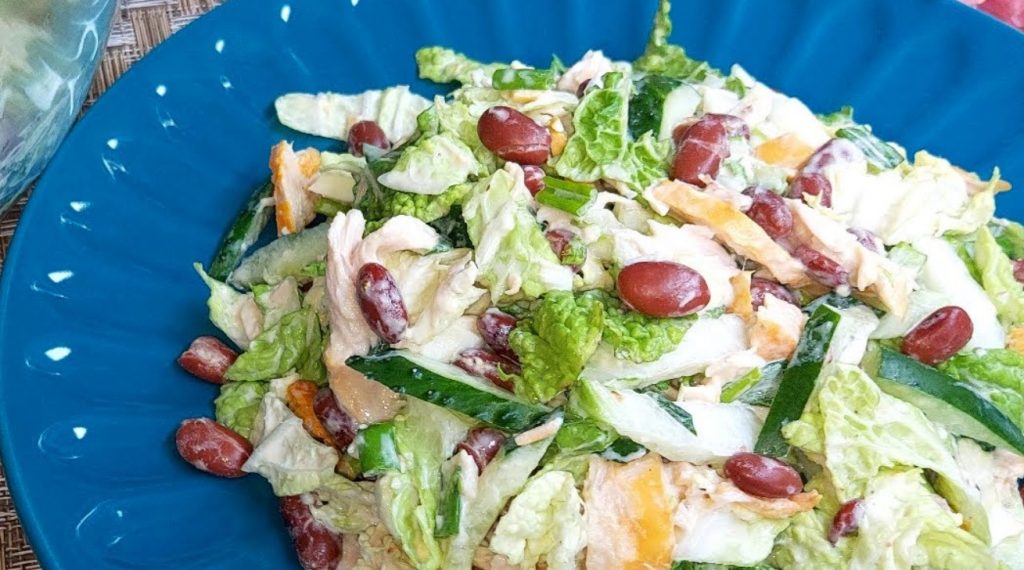 Украсит праздничный стол. Салат из Пекинской капусты: вкусный, красивый, яркий