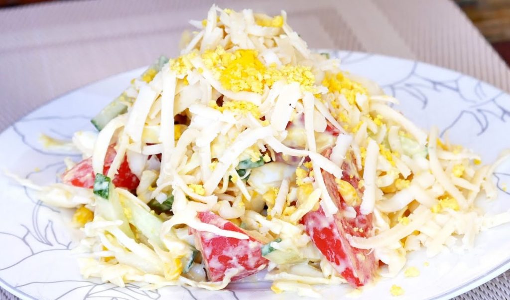 Салат, который я готовлю через день. Из самых простых продуктов, но вкус бесподобен