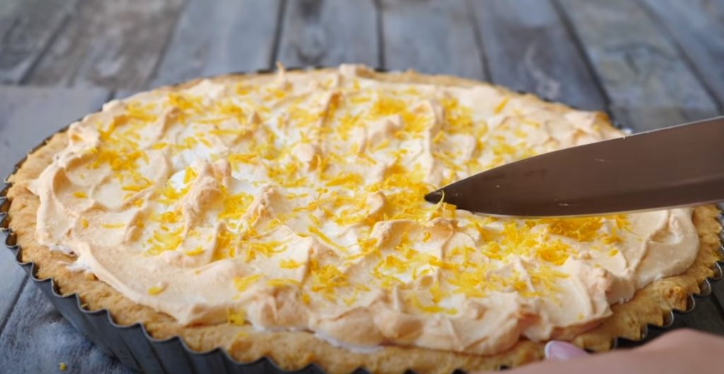 Вкусный песочный пирог с заварным кремом