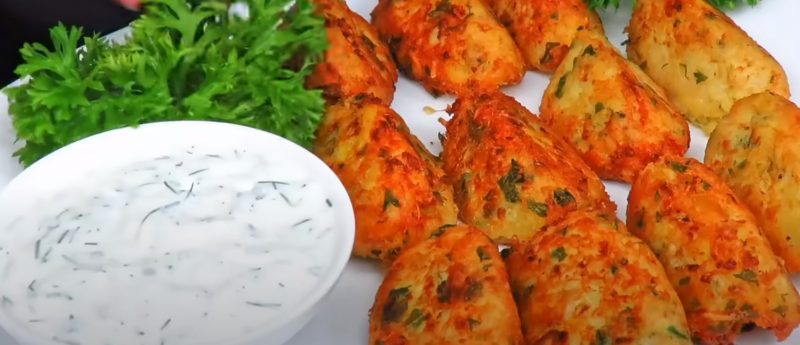 Ленивые картофельные котлеты без муки с начинкой. Сытные и вкусные