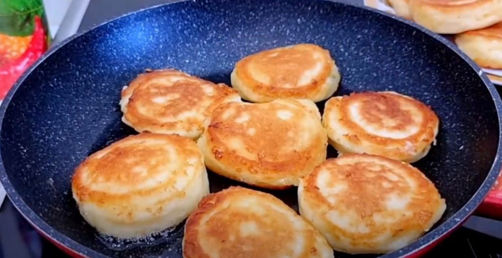 Творожные оладьи, как пончики: пышные и ароматные. Намного проще и вкуснее сырников