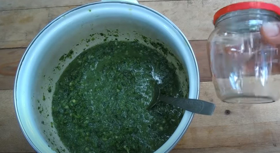 Зеленая аджика на Зиму! Самый вкусный рецепт без варки