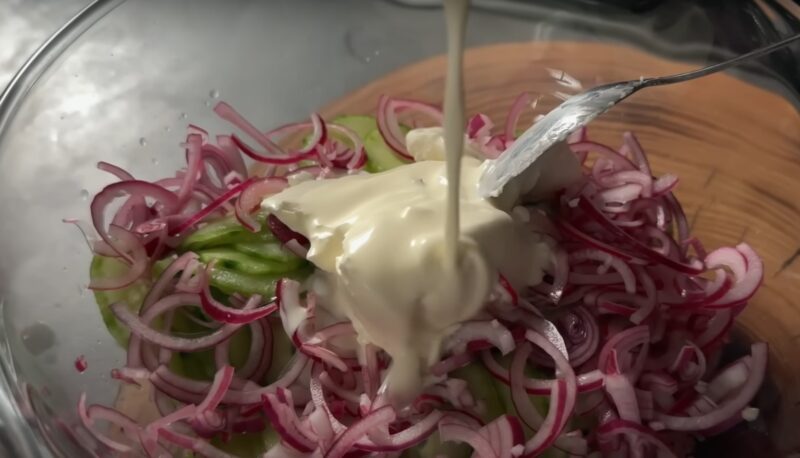 Так вкусно, готовлю по 2 раза в день. Салат из огурцов по-Немецки: бюджетный рецепт