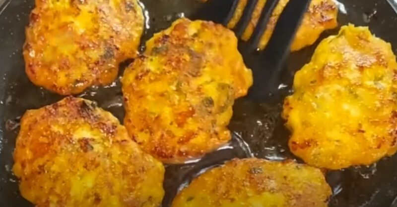 Из одной куриной грудки большая гора котлет. Вкусные и сочные: домашний рецепт