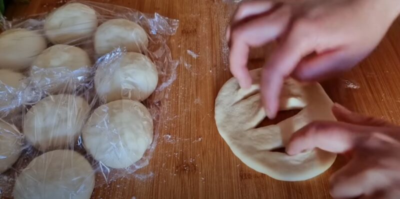 Беру 1 яйцо, муку и молоко. Рецепт вкусных домашних булочек: приготовила и съела за 10 минут