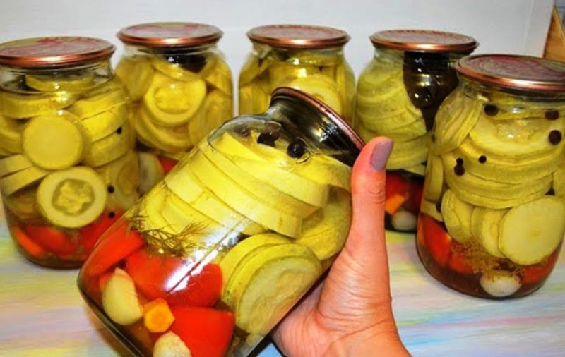 Вкуснее, чем огурцы. Рецепт хрустящих, маринованных кабачков на зиму