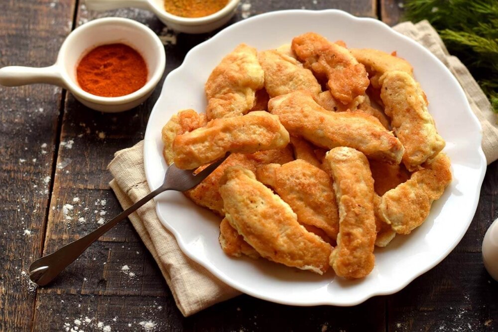 Просто залейте яйцами куриную грудку. Быстро, вкусно и очень нежно
