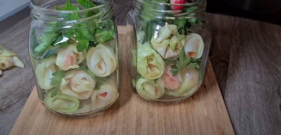 Капустные рулетики по-корейски на зиму. За уши не оттащишь, так вкусно!